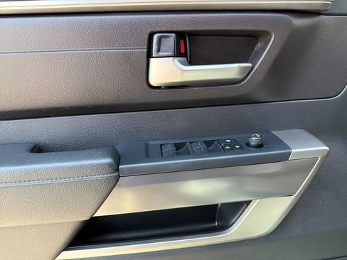 Used 2025 Toyota Tundra SR5 w/ SR5 Convenience Package AWD/4WD image 12