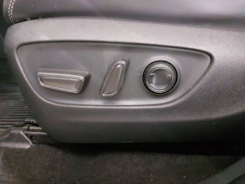 Used 2023 Toyota RAV4 Limited image 30