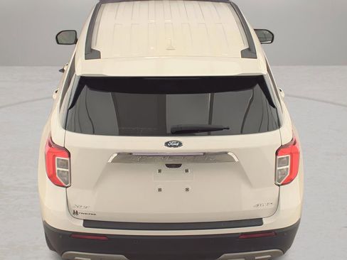 Used 2023 Ford Explorer XLT w/ Equipment Group 202A AWD/4WD image 3