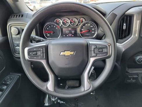 Used 2022 Chevrolet Silverado 2500 Custom w/ Custom Value Package AWD/4WD image 17