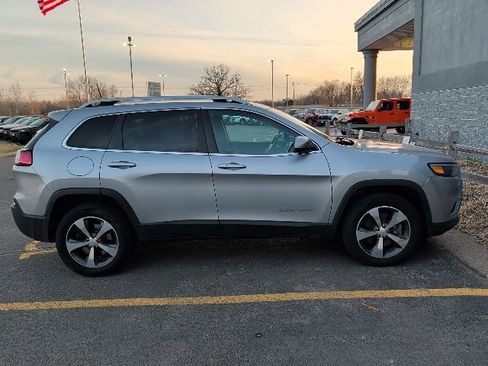 Used 2019 Jeep Cherokee Limited w/ Trailer Tow Group image 7