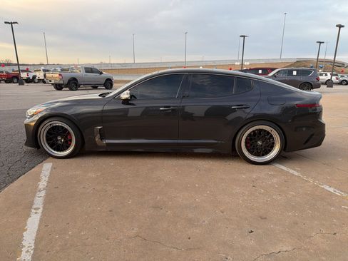 Used 2019 Kia Stinger GT2 image 5