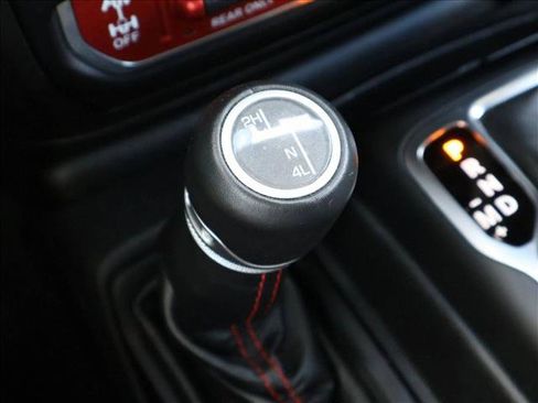 Used 2021 Jeep Wrangler Unlimited Rubicon AWD/4WD image 17