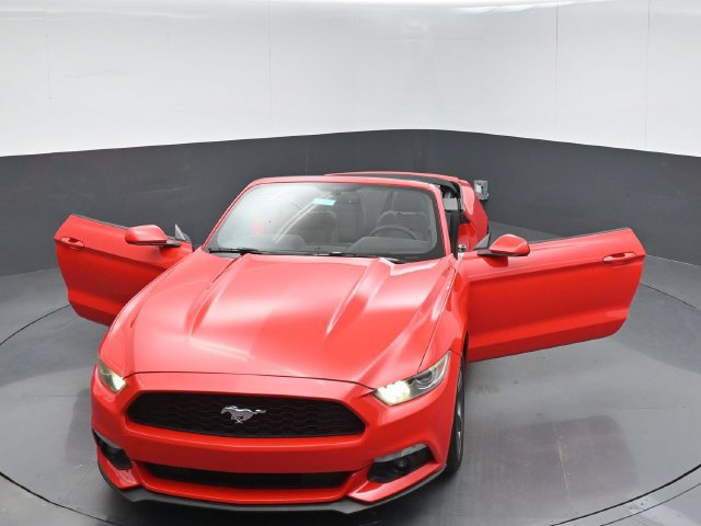 Used 2017 Ford Mustang Convertible w/ Equipment Group 051A RWD image 49