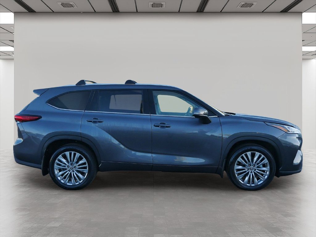 Used 2023 Toyota Highlander Platinum AWD/4WD image 7