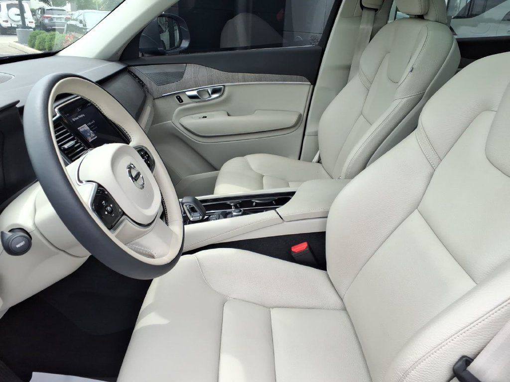 Used 2023 Volvo XC90 B6 Plus w/ Protection Package Premier AWD/4WD image 14