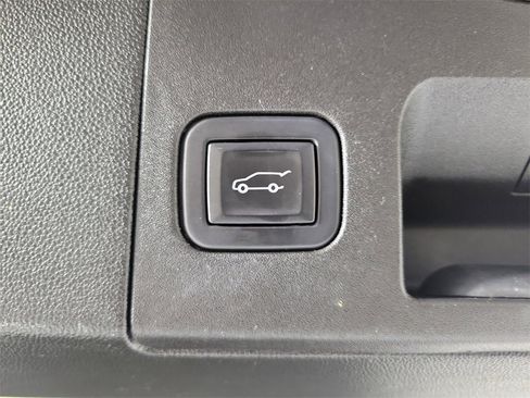 Certified 2023 Cadillac XT5 Luxury image 9