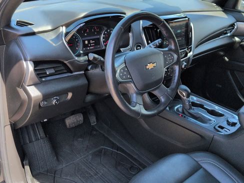Used 2022 Chevrolet Traverse LT w/ LT Premium Package AWD/4WD image 7