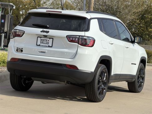 New 2026 Jeep Compass Latitude image 5