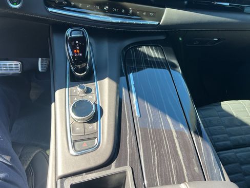 Used 2024 Cadillac Escalade V w/ Heavy-Duty Trailer Package image 18