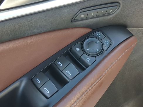 Used 2021 Buick Enclave Avenir w/ Avenir Technology Package image 14