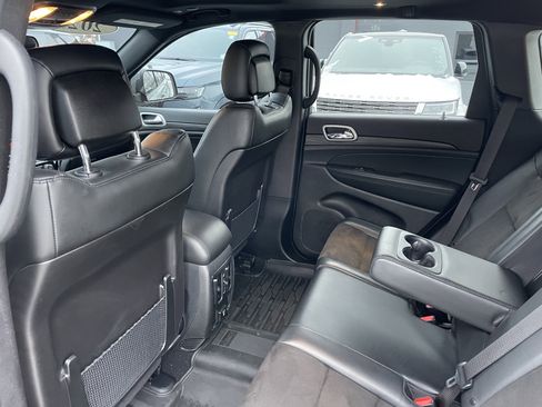 Used 2021 Jeep Grand Cherokee Laredo X image 30