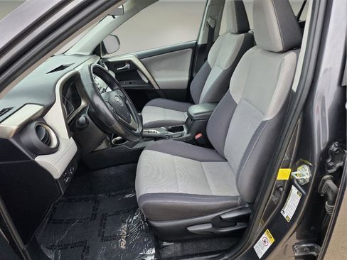 Used 2014 Toyota RAV4 XLE image 4