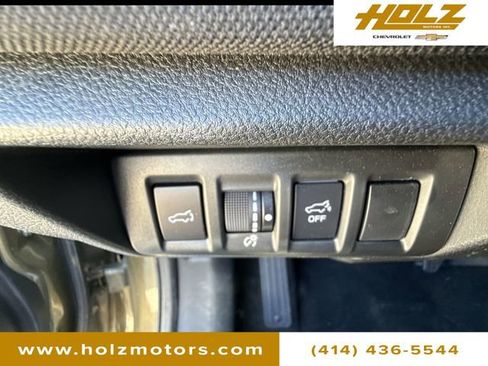 Used 2022 Subaru Outback Premium image 17