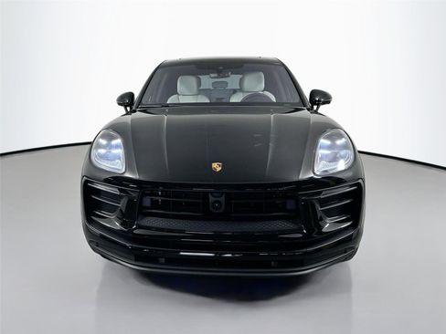 Certified 2024 Porsche Macan AWD/4WD image 10
