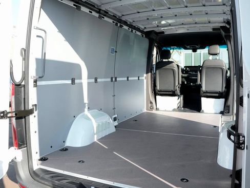 Used 2026 Mercedes-Benz Sprinter 2500 image 6