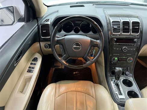 Used 2011 GMC Acadia Denali image 19