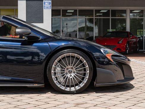 Used 2016 McLaren 675LT Spider image 27