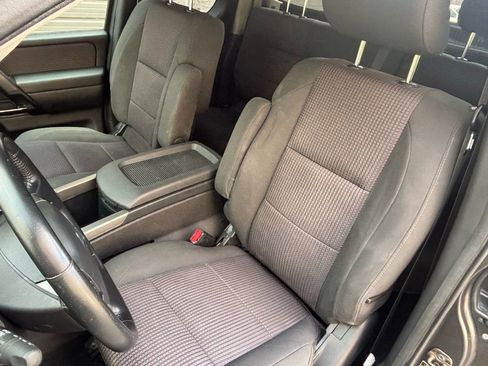 Used 2011 Nissan Titan SV w/ SV Value Truck Pkg image 17