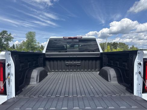 New 2026 GMC Sierra 1500 Denali AWD/4WD image 13