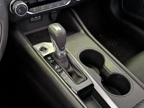 Used 2025 Nissan Altima 2.5 SV image 18