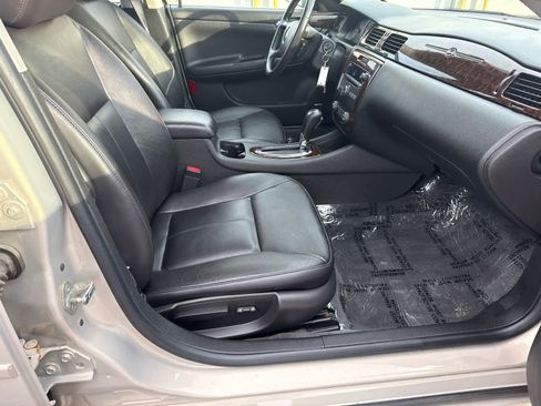 Used 2012 Chevrolet Impala LTZ image 12