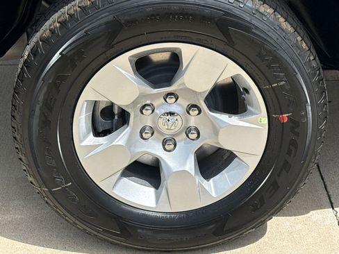 New 2026 RAM 1500 4x4 Crew Cab image 10