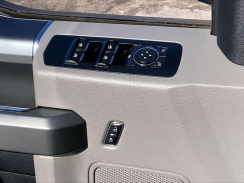 Used 2016 Ford F150 XLT w/ Equipment Group 302A Luxury image 32