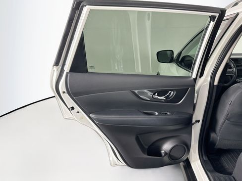 Used 2019 Nissan Rogue SV FWD image 24