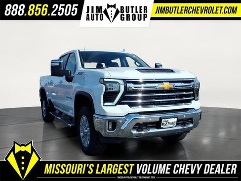 Used 2025 Chevrolet Silverado 2500 LTZ w/ LTZ Premium Package image 6