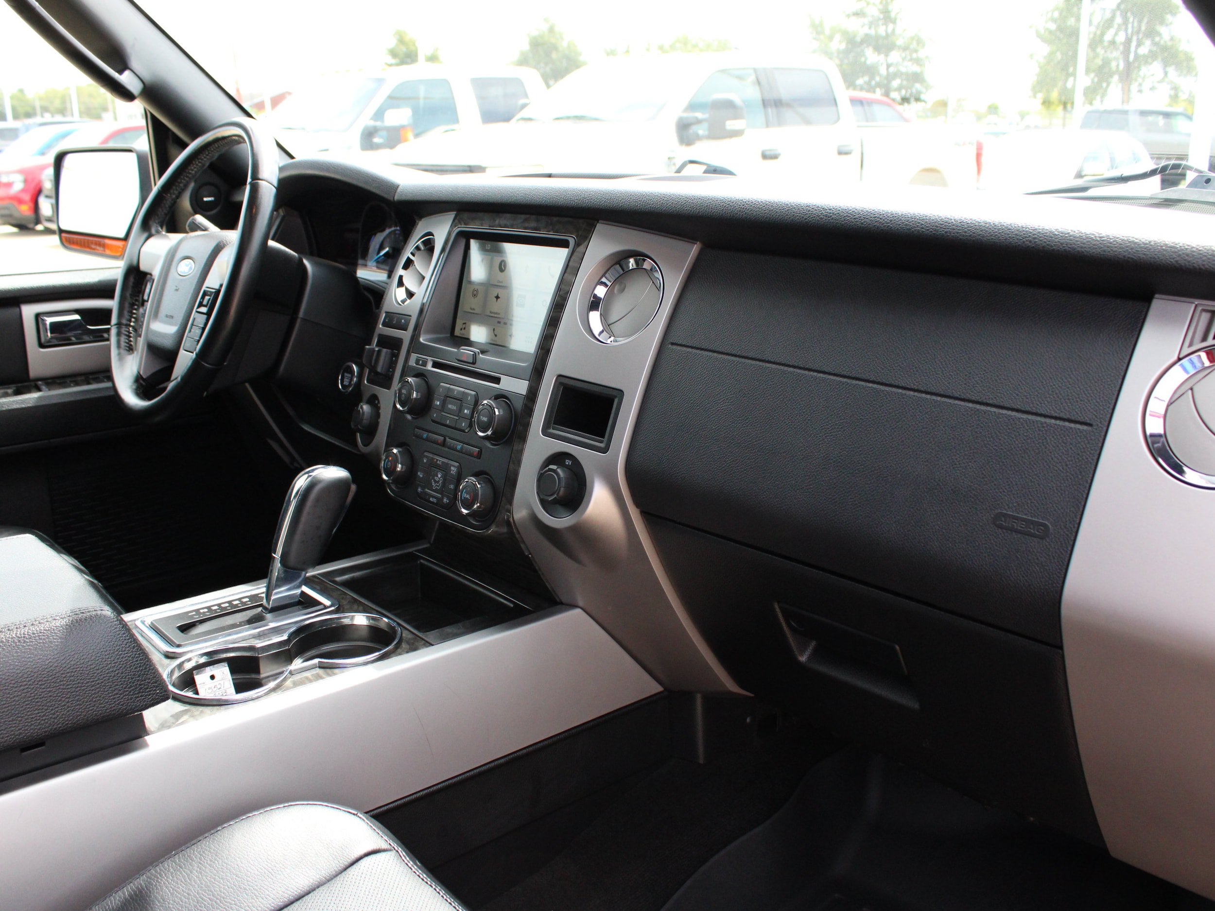 Used 2017 Ford Expedition Limited w/ Equipment Group 301A AWD/4WD image 45