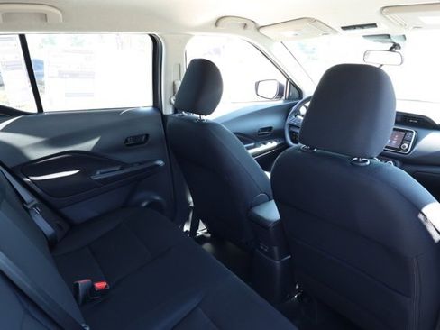 New 2025 Nissan Kicks Play S image 17