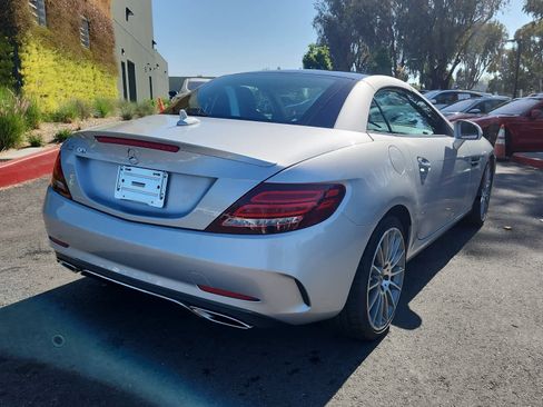 Used 2017 Mercedes-Benz SLC 300 image 3