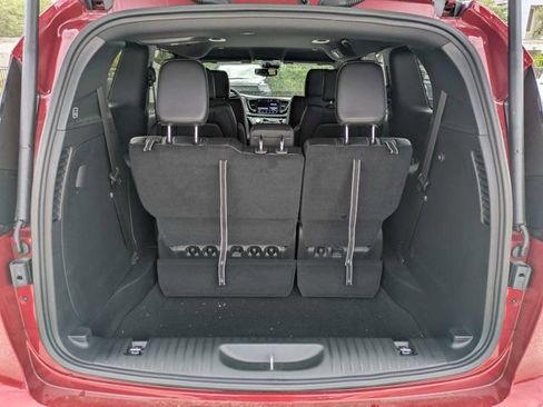 New 2027 Chrysler Pacifica Select FWD image 12