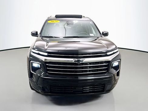 Used 2025 Chevrolet Traverse High Country w/ LPO, Floor Liner Package AWD/4WD image 2