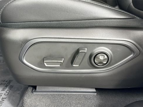 Used 2025 Jeep Grand Cherokee Limited RWD image 30