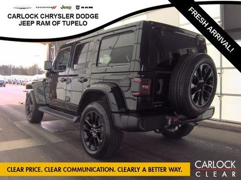 Used 2025 Jeep Wrangler Sahara image 5