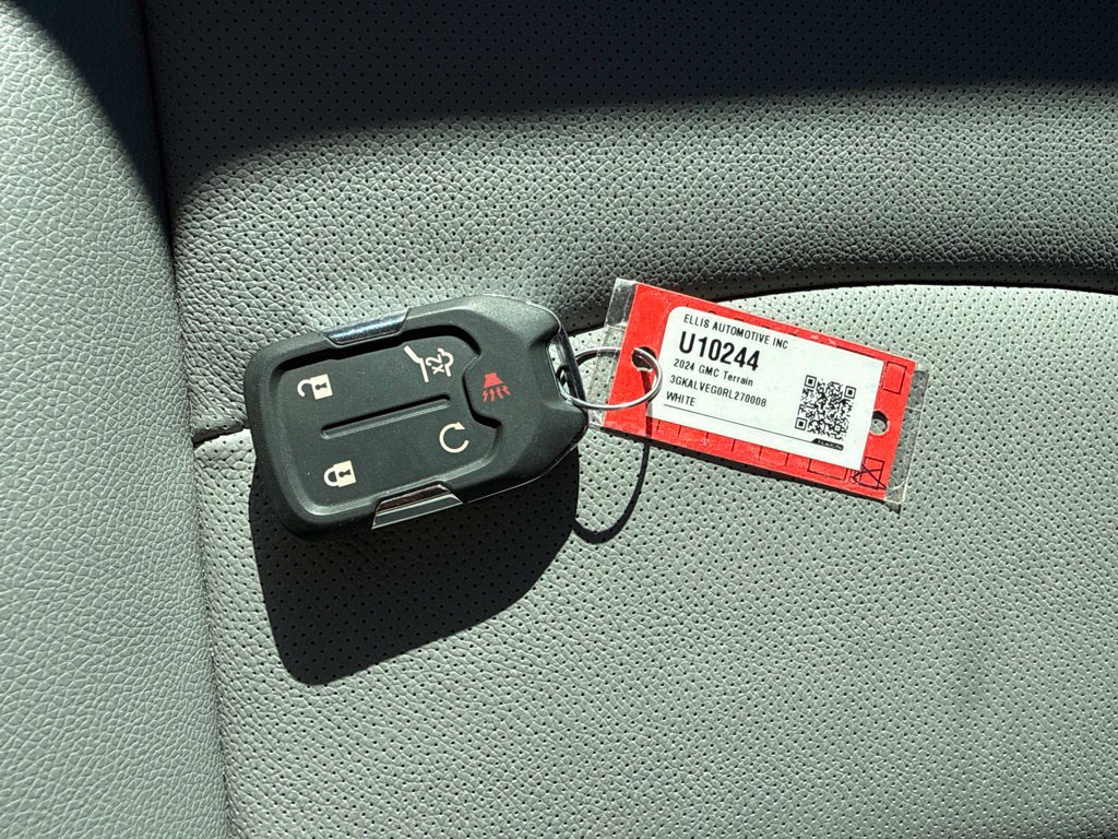 Certified 2024 GMC Terrain SLT w/ LPO, Floor Liner Package AWD/4WD image 25