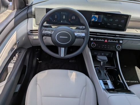 New 2026 Hyundai Tucson SEL FWD image 16