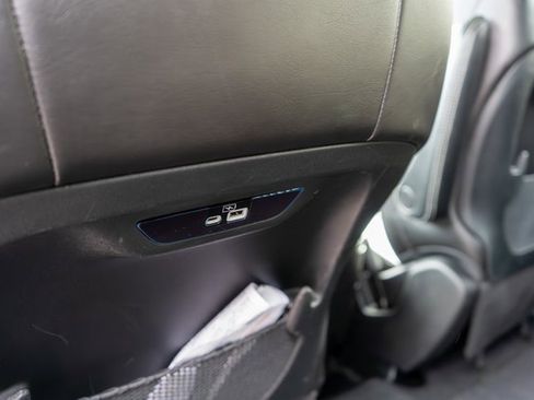 Used 2023 Chrysler Pacifica Touring-L w/ S Appearance Package image 19