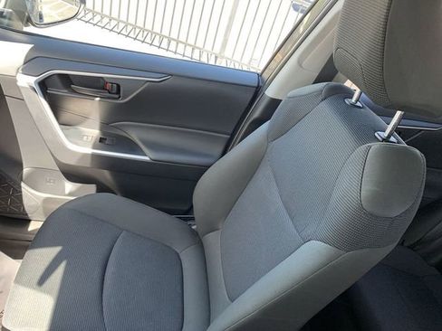 Used 2025 Toyota RAV4 LE AWD/4WD image 29