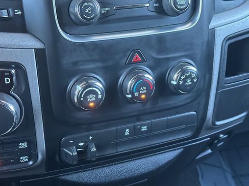 Used 2015 RAM 1500 Express AWD/4WD image 19