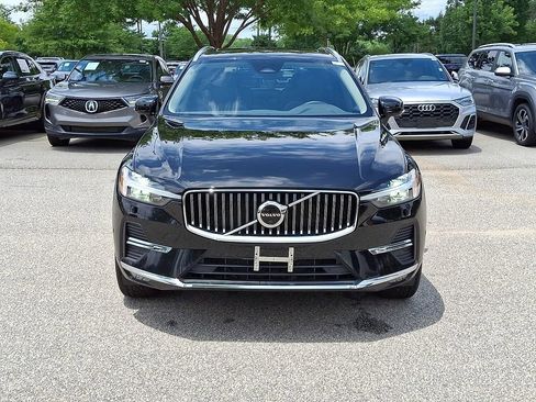 Used 2023 Volvo XC60 B5 Plus image 2