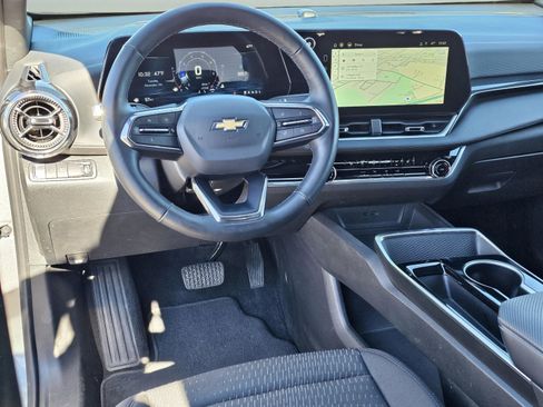 Used 2025 Chevrolet Equinox LT image 34