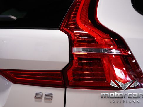 Used 2023 Volvo XC60 B5 Ultimate w/ Protection Package Premier FWD image 18