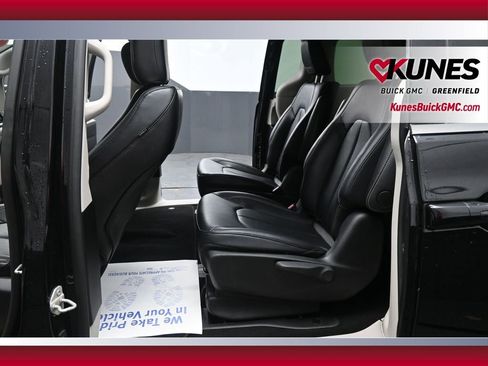 Used 2024 Chrysler Pacifica Select FWD image 26