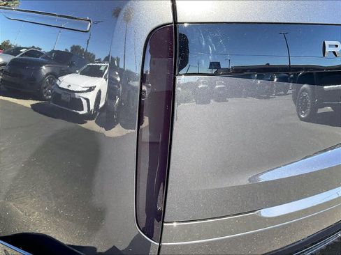 New 2026 Land Rover Range Rover Long Wheelbase SE AWD/4WD image 25