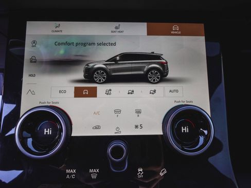 Used 2023 Land Rover Range Rover Evoque SE image 18