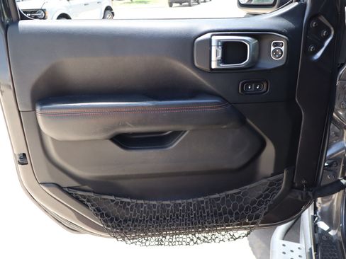 Used 2018 Jeep Wrangler Unlimited Rubicon AWD/4WD image 12