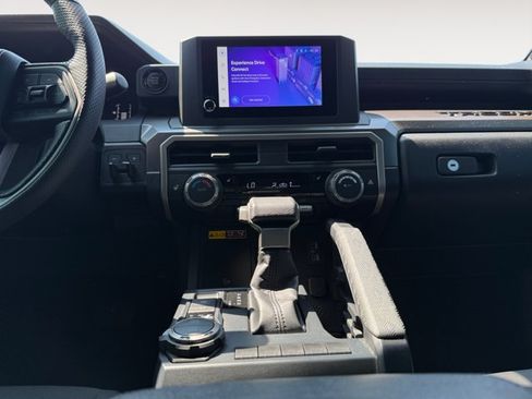 Used 2024 Toyota Tacoma SR5 AWD/4WD image 15